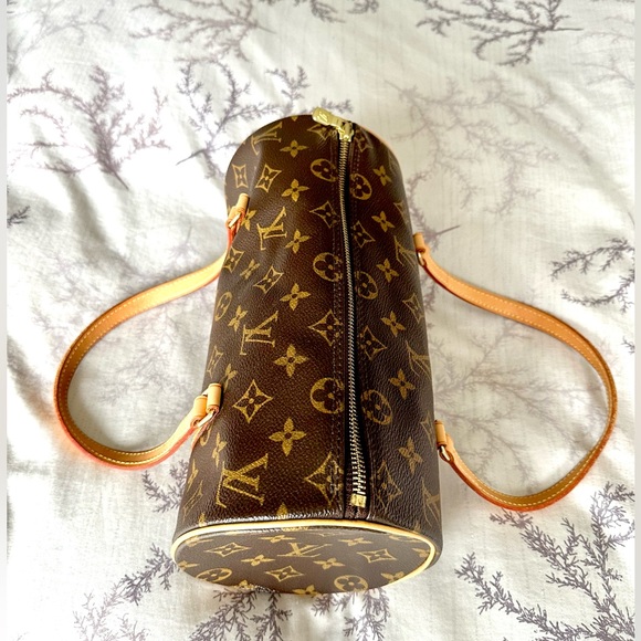 Authentic Louis Vuitton Monogram Canvas Papillion 28 Handbag (Date Code added) - Picture 2 of 16